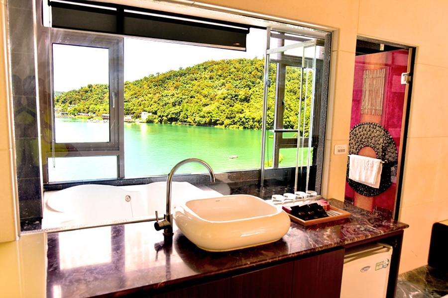 Miracolo View Hotel Yuchi Extérieur photo